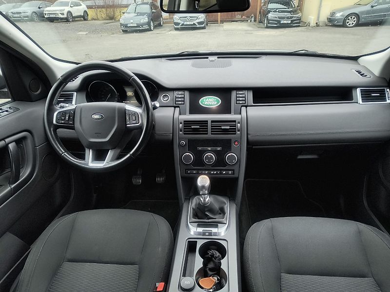 Land Rover Discovery Sport 2.0 TD4 4X4 NAVI/AC/KAMERA/ALU - fotka 22 z 43