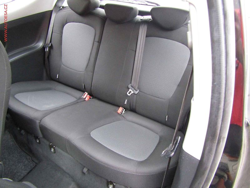 Hyundai i20 (2013) 1.2i, Klima - fotka 10 z 16