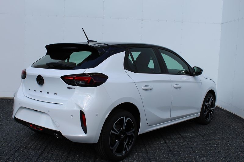 Opel Corsa (2025) GS Hybrid 1.2 TURBO 110k eDCT6 - fotka 5 z 29