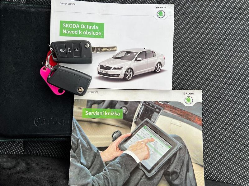 Škoda Octavia (2014) 1.6TDi 77kW! 2x kola! 1.maj+ČR - fotka 16 z 18
