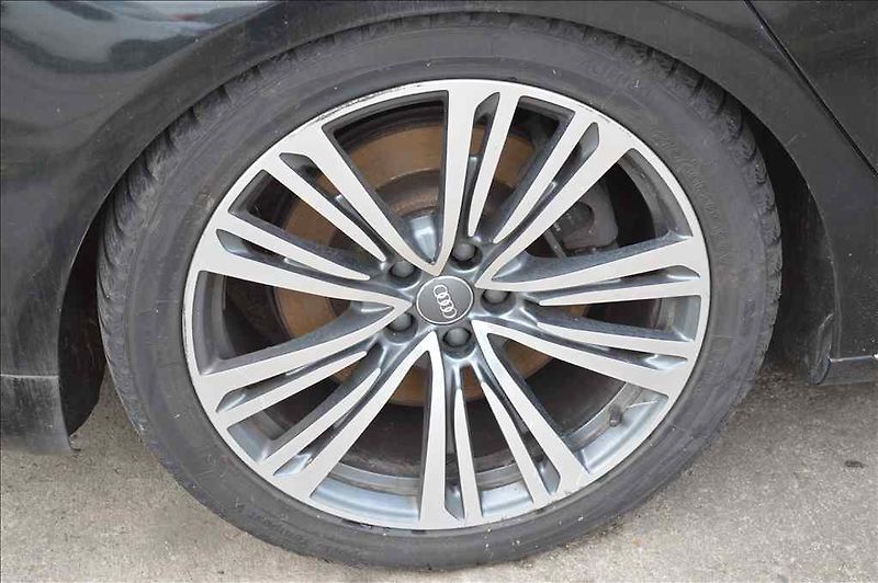 Audi A8 (2012) 4,2V8 QUATTRO - fotka 11 z 25