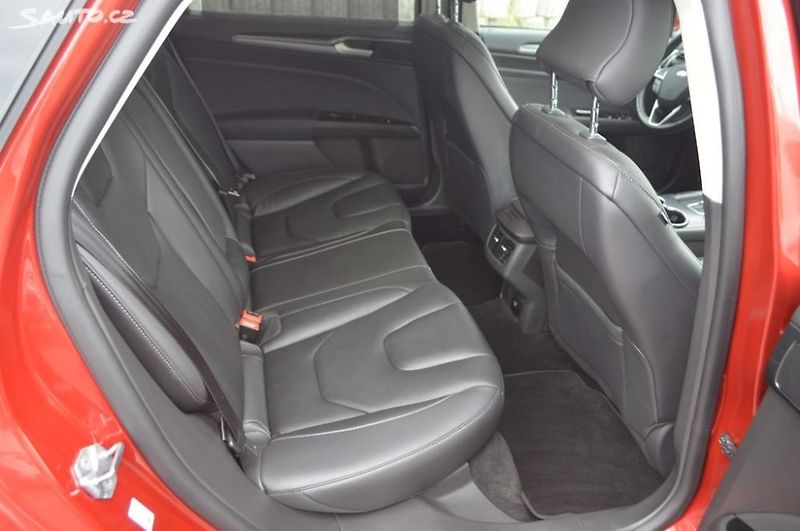 Ford Mondeo 2,0 TDCI 4x4 AT8 - fotka 15 z 24