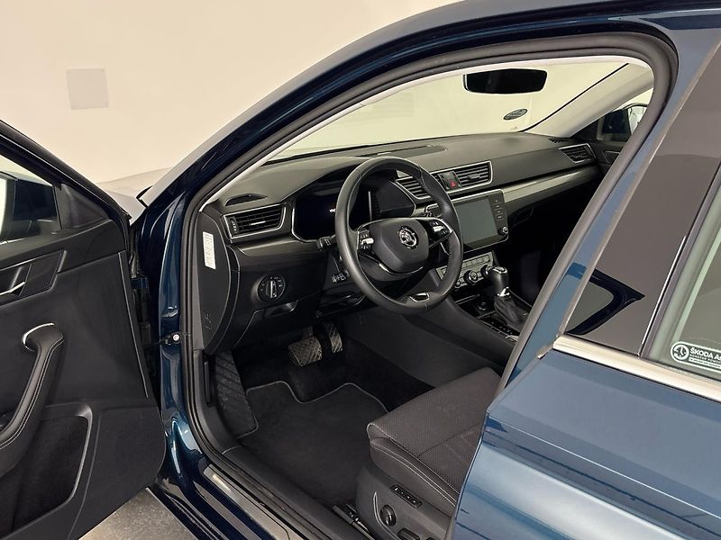 Škoda Superb Style DSG - fotka 6 z 30