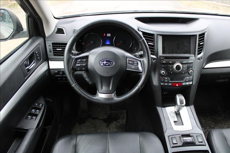 Subaru Outback 2,0 D  4 x 4, ČR, SERVISKA - fotka 12 z 29