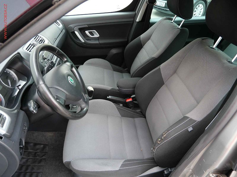 Škoda Roomster (2009) 1.4i, Sport, TZ - fotka 9 z 15