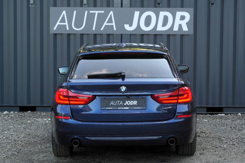 BMW Řada 5 530d xDrive, Kamera, ČR, Hi-Fi - fotka 7 z 40
