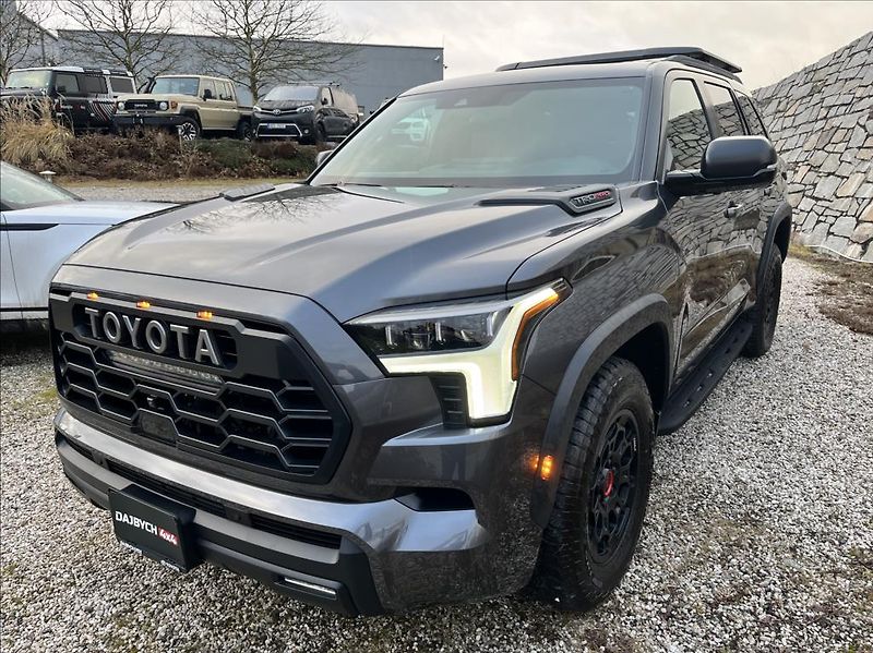 Toyota Sequoia 3,5i-Force MaxTTV6HEV TRD Pro - fotka 4 z 58