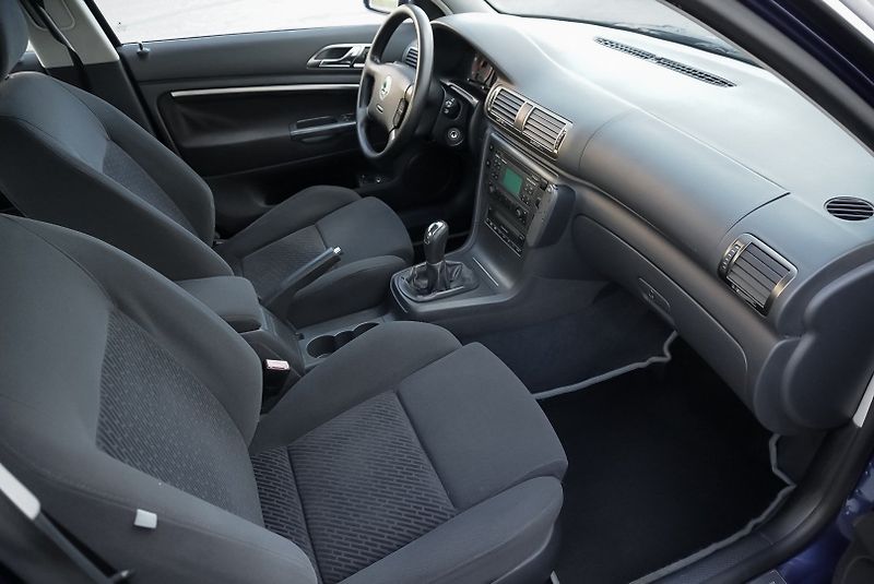 Škoda Superb 1.9 TDi COMFORT - fotka 16 z 31
