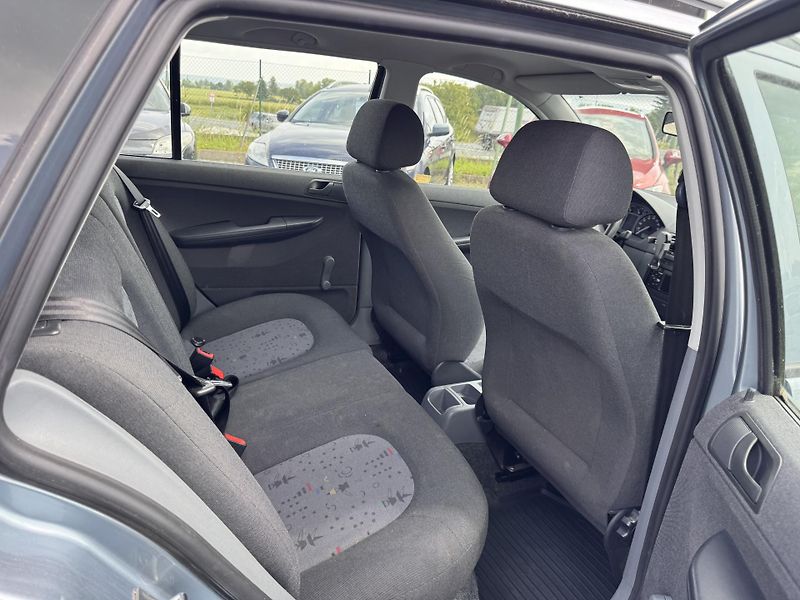 Škoda Fabia I 1.2 12V,47 kW, 95 tis km - fotka 16 z 18