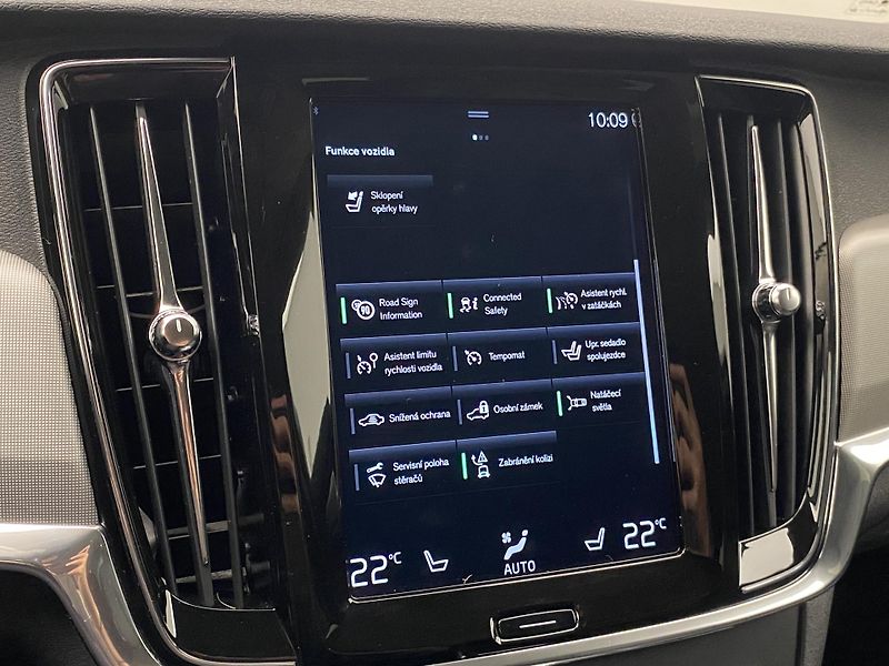 Volvo V90 B4 MOMENTUM AUT CZ - fotka 42 z 48