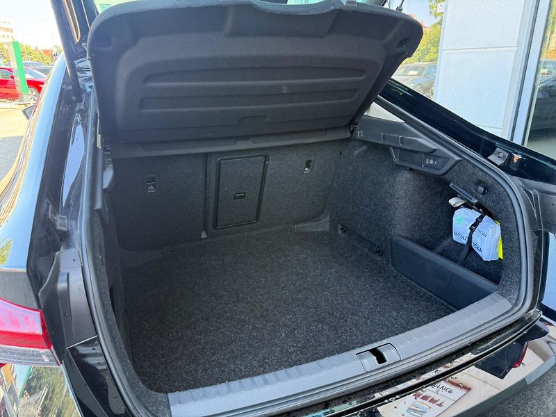 Škoda Octavia Selection 2.0 TDI 110kw DSG - fotka 25 z 27