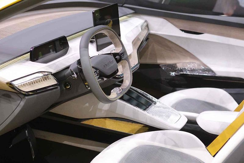Jedno z nejočekávanějších aut Ženevy - Aston Martin Valkyrie
