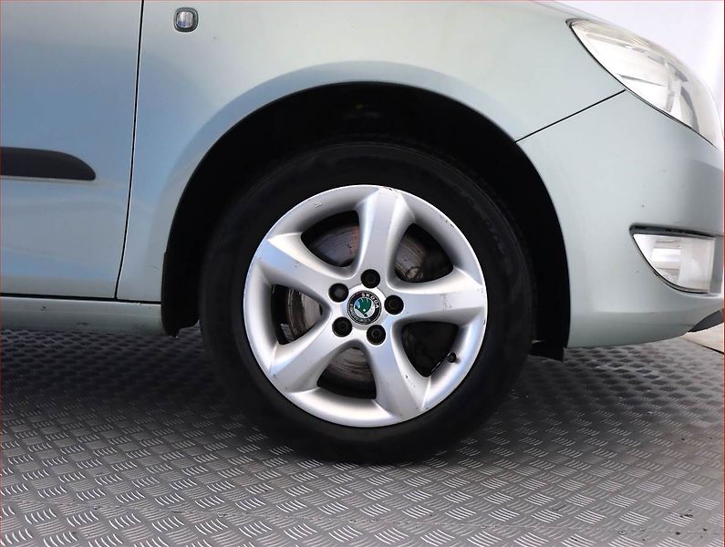 Škoda Fabia (2012) 1.2 TSI, Automat, po STK - fotka 15 z 19