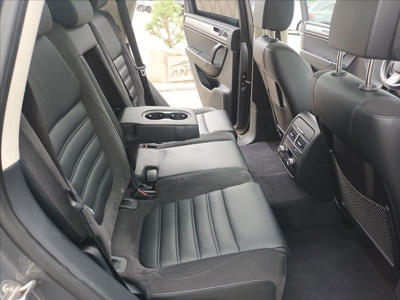 Volkswagen Touareg 3,0 TDI 193Kw,R-Line,ČR,TAŽNÉ, - fotka 21 z 50