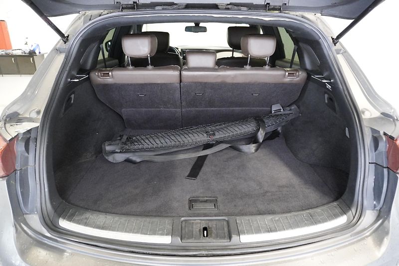 Infiniti FX50 5.0 V8 287 kW AWD AUTOMAT - fotka 6 z 24