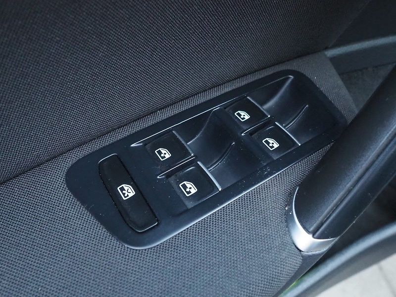 Volkswagen Golf Variant (2017) 1.4 TGI 81 kW, CNG - fotka 18 z 36
