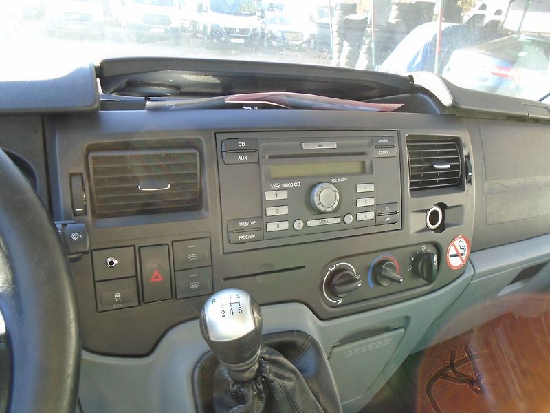 Ford Transit (2013) 2.2 TDCi L3H2 BUS 9 míst * - fotka 28 z 33