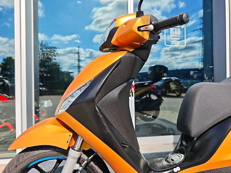 Piaggio Medley 125 (2025) najeto 1.801 Km - fotka 11 z 19