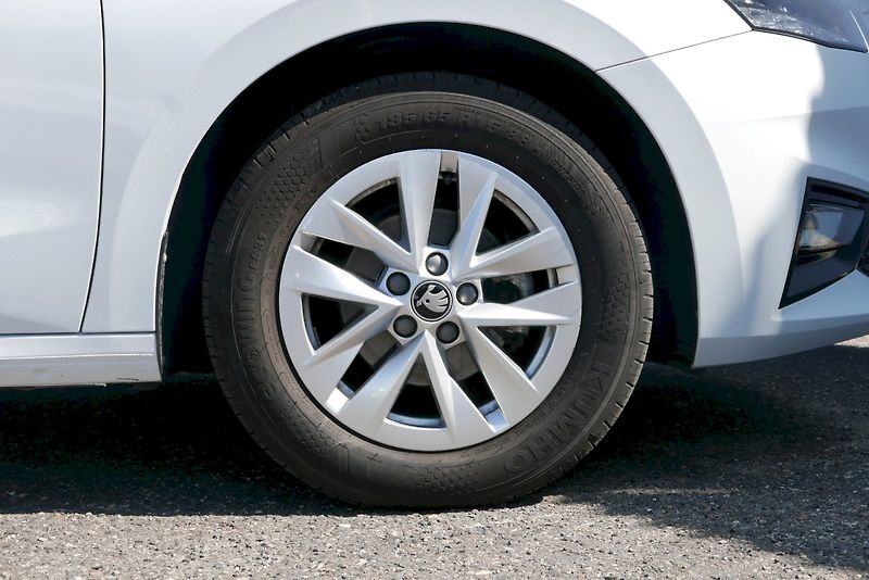 Škoda Fabia (2025) 1.0 TSI 70 kW M5° Top Selectio - fotka 24 z 28