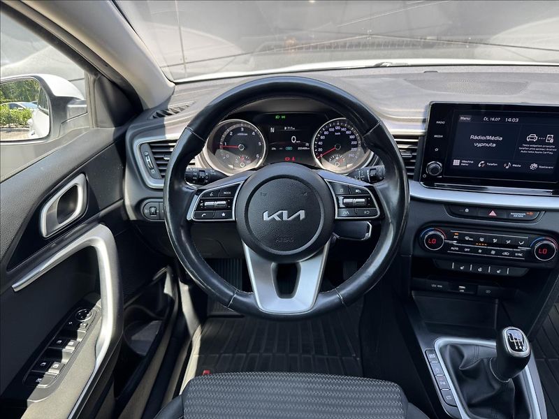 Kia Ceed 1,6 CRDI 100kW Exclusive ČR DP - fotka 16 z 31