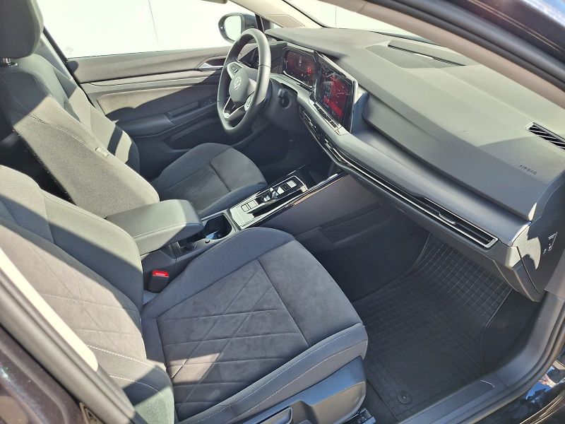Volkswagen Golf (2023) Variant VIII / 2.0 TDI / 110 k - fotka 21 z 33