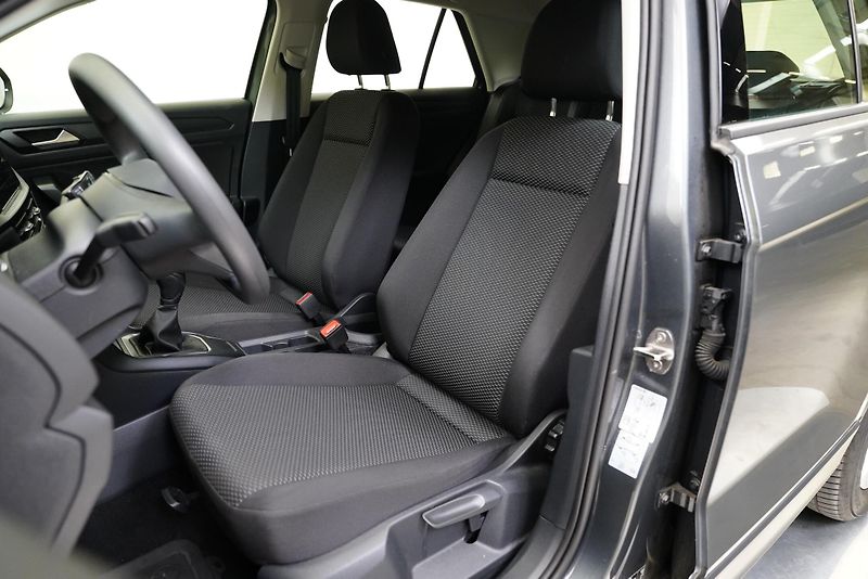 Volkswagen T-Roc - fotka 11 z 25