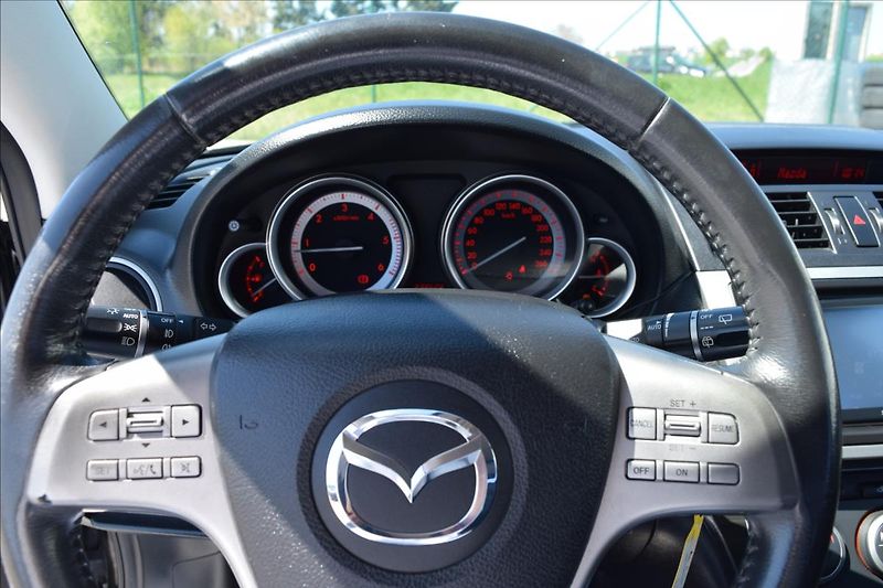 Mazda 6 2,0 d 103KW VÝHŘEV ALU - fotka 37 z 45