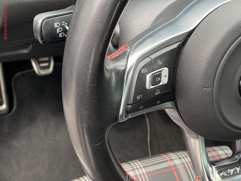 Volkswagen Golf (2015) 2.0 TSi, GTi, bixen, navi, - fotka 13 z 19