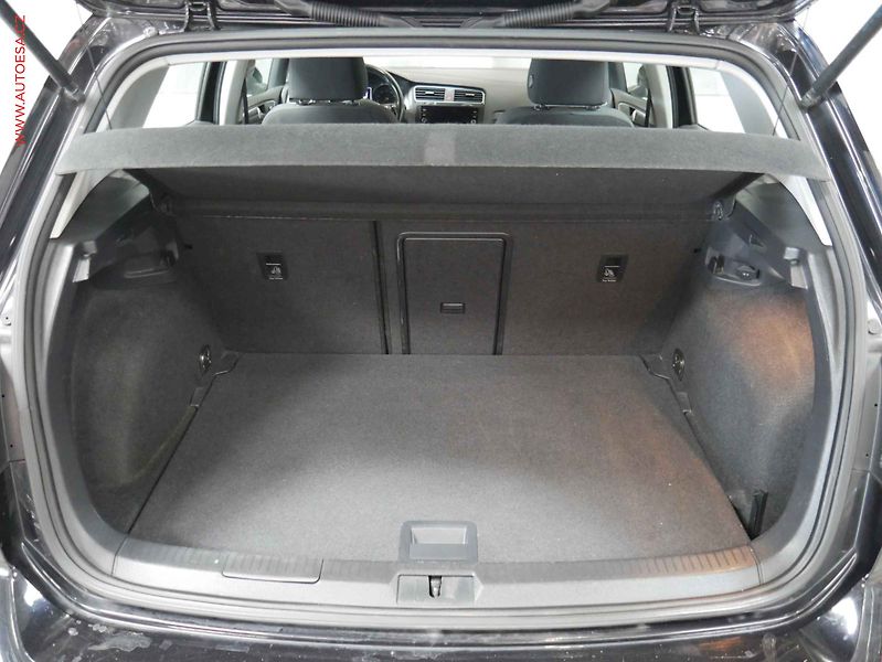 Volkswagen Golf (2019) 1.0 TSi, Comfortline, TZ - fotka 7 z 23