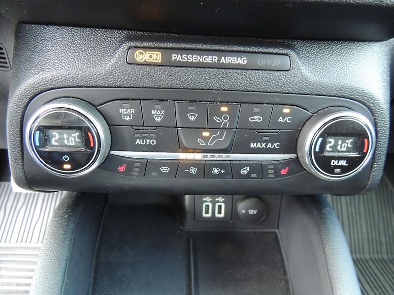 Ford Focus (2022) 1.5TDCi,88kw,Titanium,automat - fotka 28 z 62