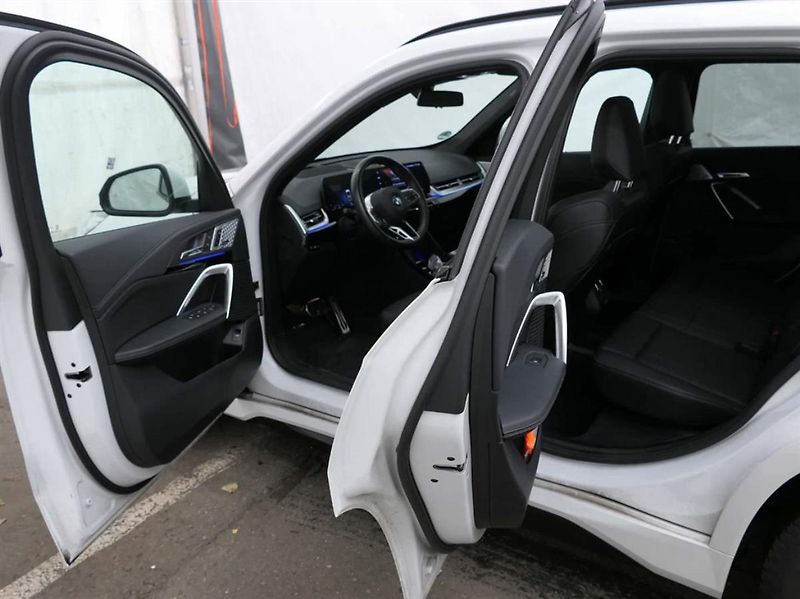 BMW X1 sDrive20i - fotka 11 z 12