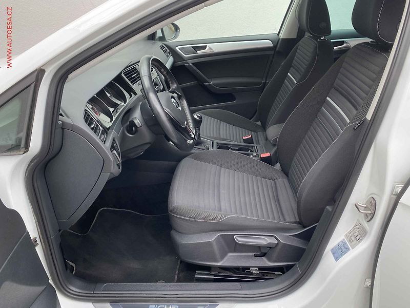 Volkswagen Golf (2014) 1.2 TSi, CUP, výhřev sed - fotka 9 z 16