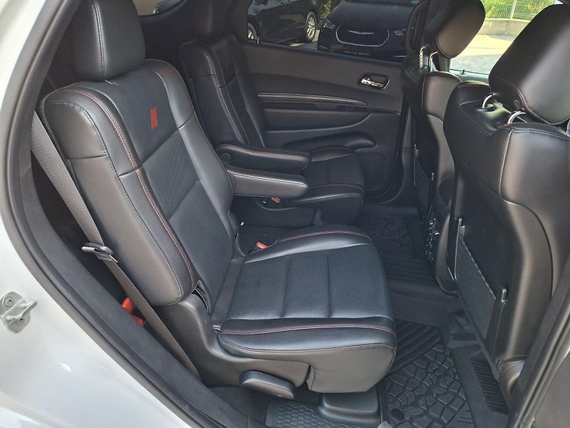 Dodge Durango (2023) 5,7L V8 4x4, Max výbava, tažné - fotka 14 z 35