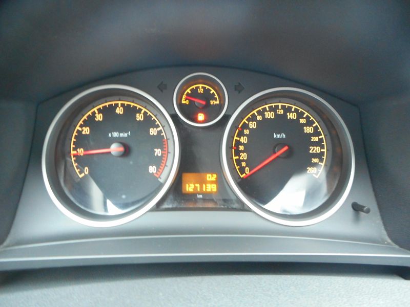 Opel Zafira (2014) 1,8 16v TEMPOMAT, KLIMA,7-míst - fotka 12 z 17