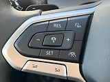 Volkswagen Golf 1,5 e-TSi 96kW 7DSG STYLE  8 - náhled 19