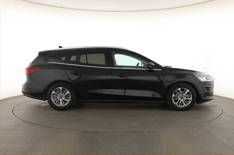 Ford Focus (2024) Titanium 1.0 MHEV, Automat, ČR - fotka 6 z 20