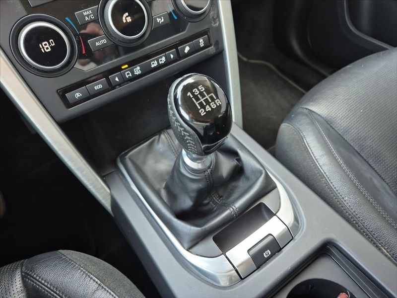 Land Rover Discovery Sport 2,0 - fotka 15 z 19