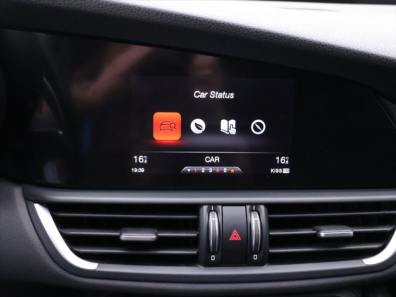 Alfa Romeo Giulia 2,1 JTD 110kW Aut. Navi Xenon - fotka 21 z 33