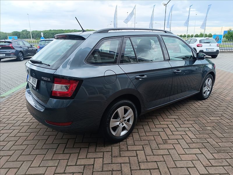 Škoda Fabia 1,0 TSi Ambition - fotka 5 z 18