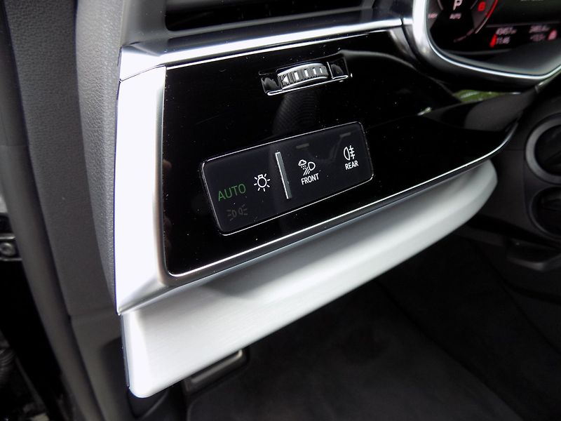 Audi Q8 (2024) 50TDI/S-Line/Full-Led/4x4/ - fotka 35 z 42