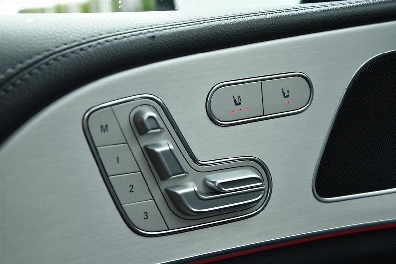 Mercedes-Benz GLE 400d 243kW 4MATIC AMG ČR - fotka 30 z 31
