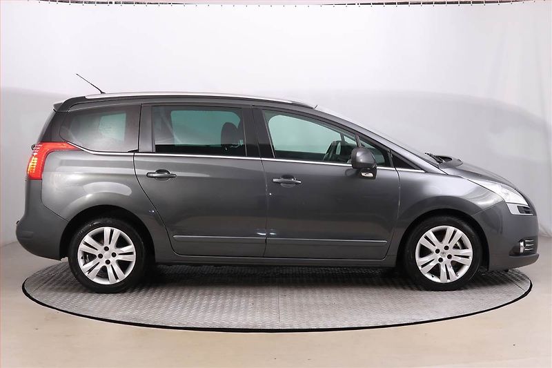 Peugeot 5008 (2012) 2.0 BlueHDi, Tempomat - fotka 6 z 17