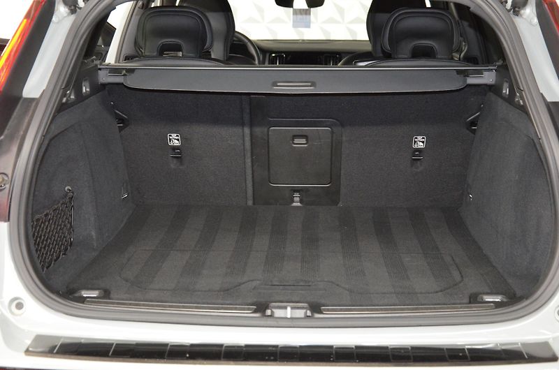 Volvo V60 (2024) CC B5 Ultimate AWD AT - fotka 20 z 25