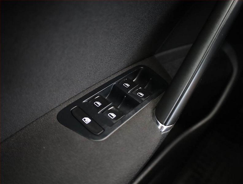 Volkswagen Golf (2013) 1.2 TSI, Tempomat - fotka 14 z 18