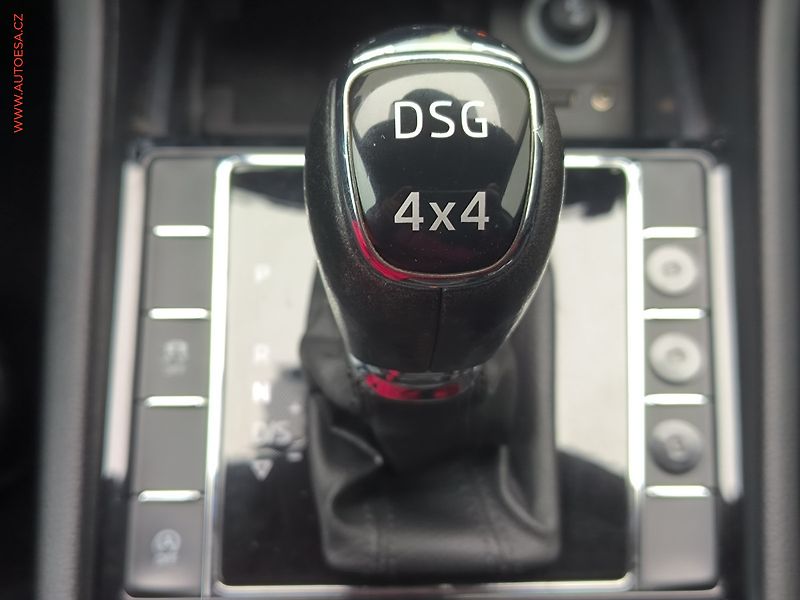 Škoda Superb (2017) 2.0 TDi 4x4, Style, DSG - fotka 18 z 25