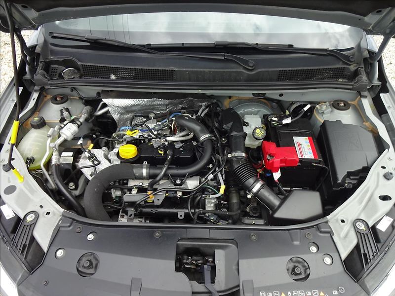 Dacia Sandero 1,0 TCe 67kW - fotka 46 z 50