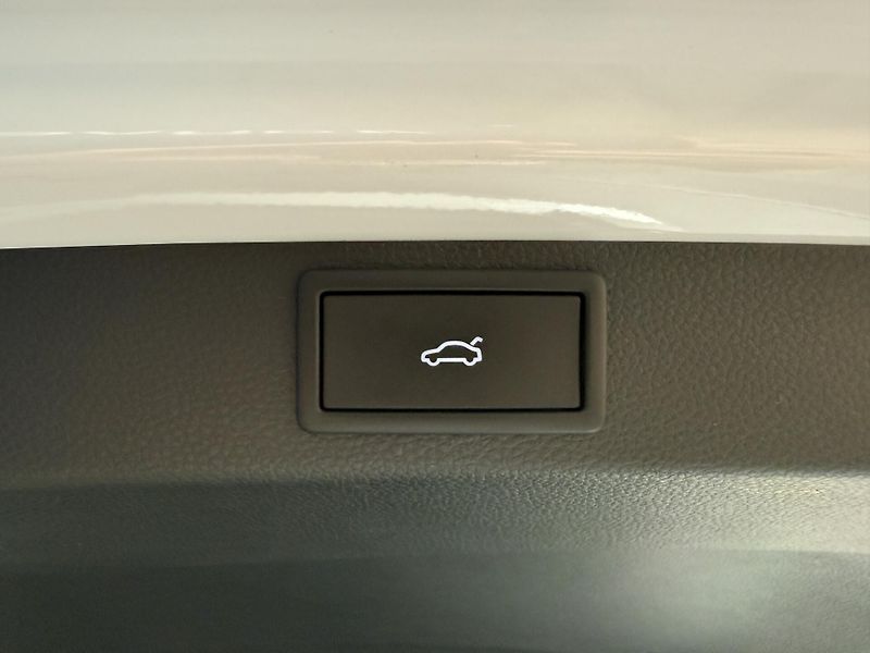 Škoda Karoq 1.5 TSI 110kW Sportline DSG - fotka 13 z 14