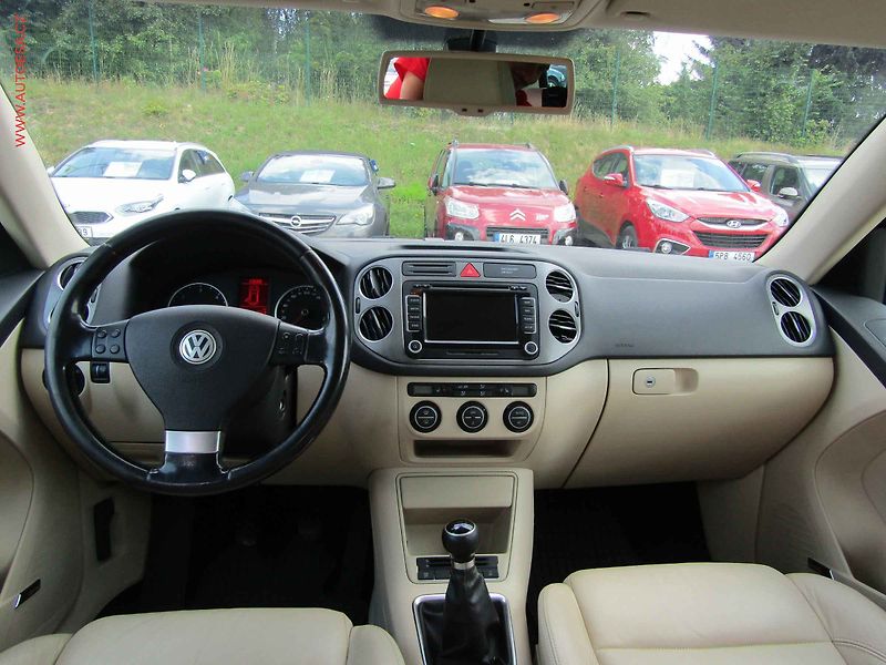 Volkswagen Tiguan (2009) 2.0 TDI 4x4, autoAC - fotka 8 z 20