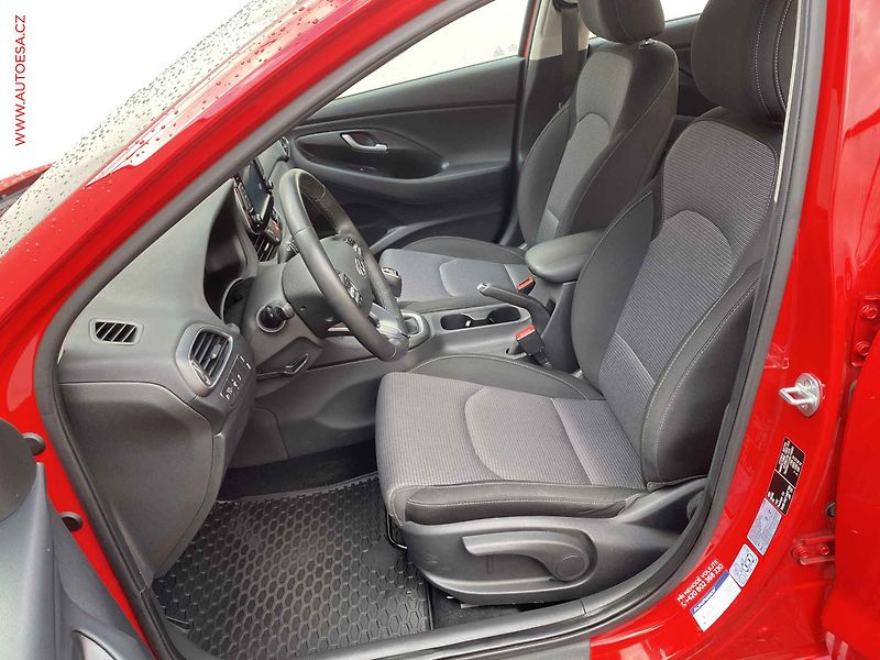Hyundai i30 (2020) 1.5i, ČR, servis.kniha, AC - fotka 9 z 18