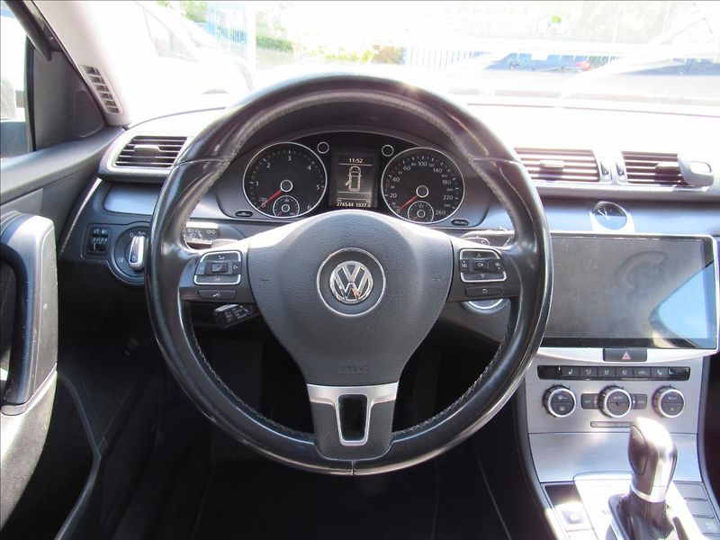 Volkswagen Passat 2,0 TDI 125kW DSG - fotka 12 z 37